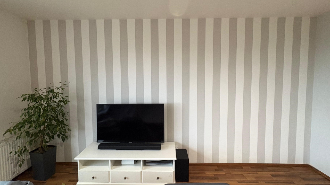 Tapetování stěny 18 m²